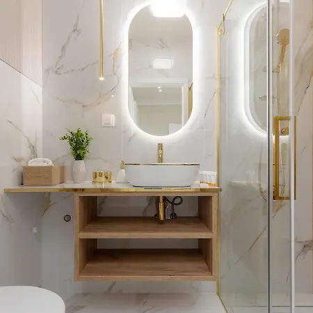 Bright & Elegant By Renters