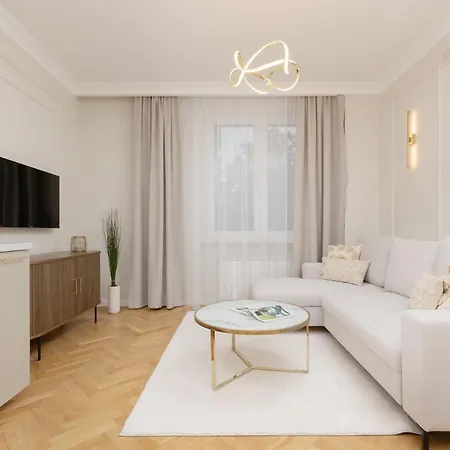 Bright & Elegant By Renters شقة *
