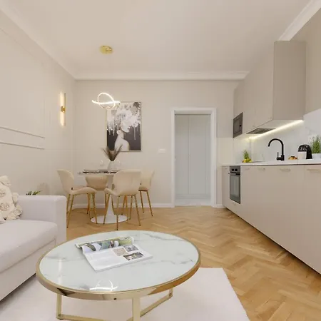 Bright & Elegant By Renters شقة *